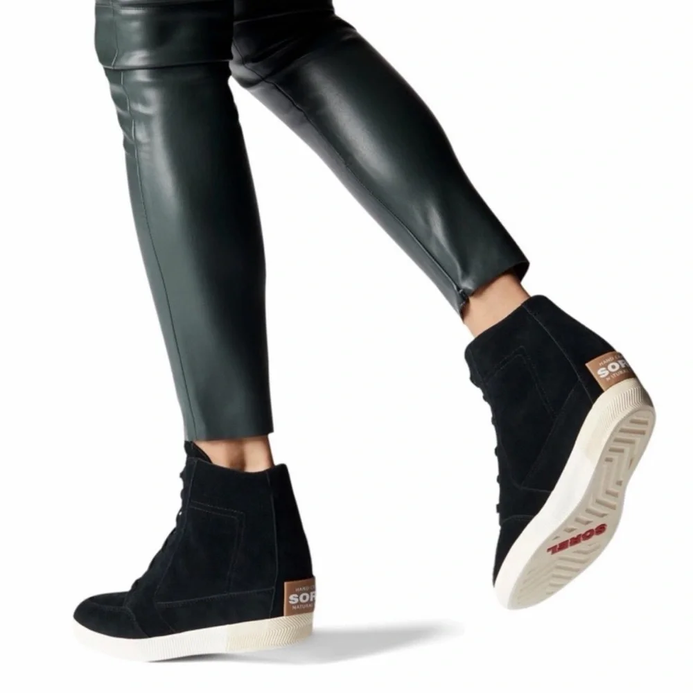 Sorel Out  N About Wedge lace up sneaker size 5.5